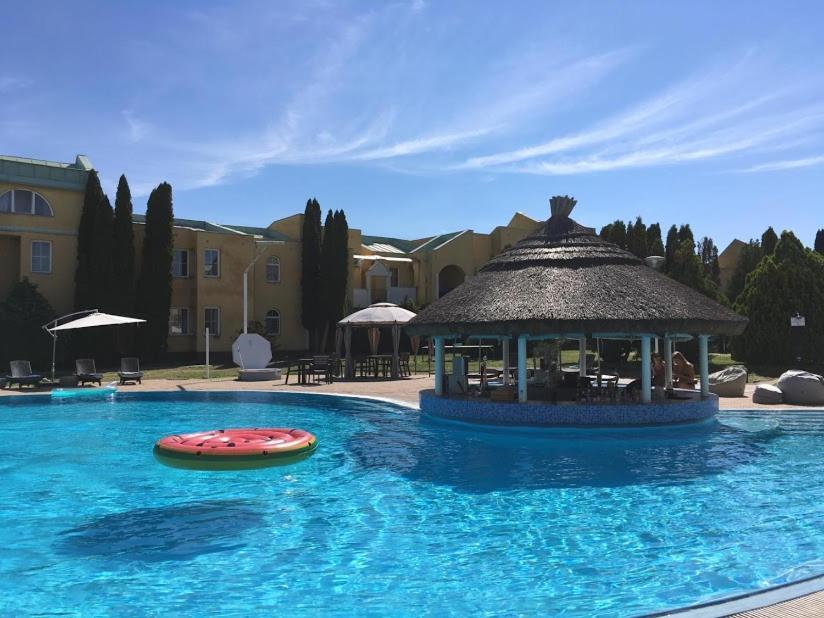 Mediterran Apartman With Pool Siófok Extérieur photo