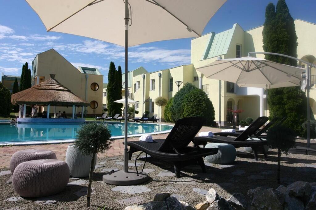 Mediterran Apartman With Pool Siófok Extérieur photo