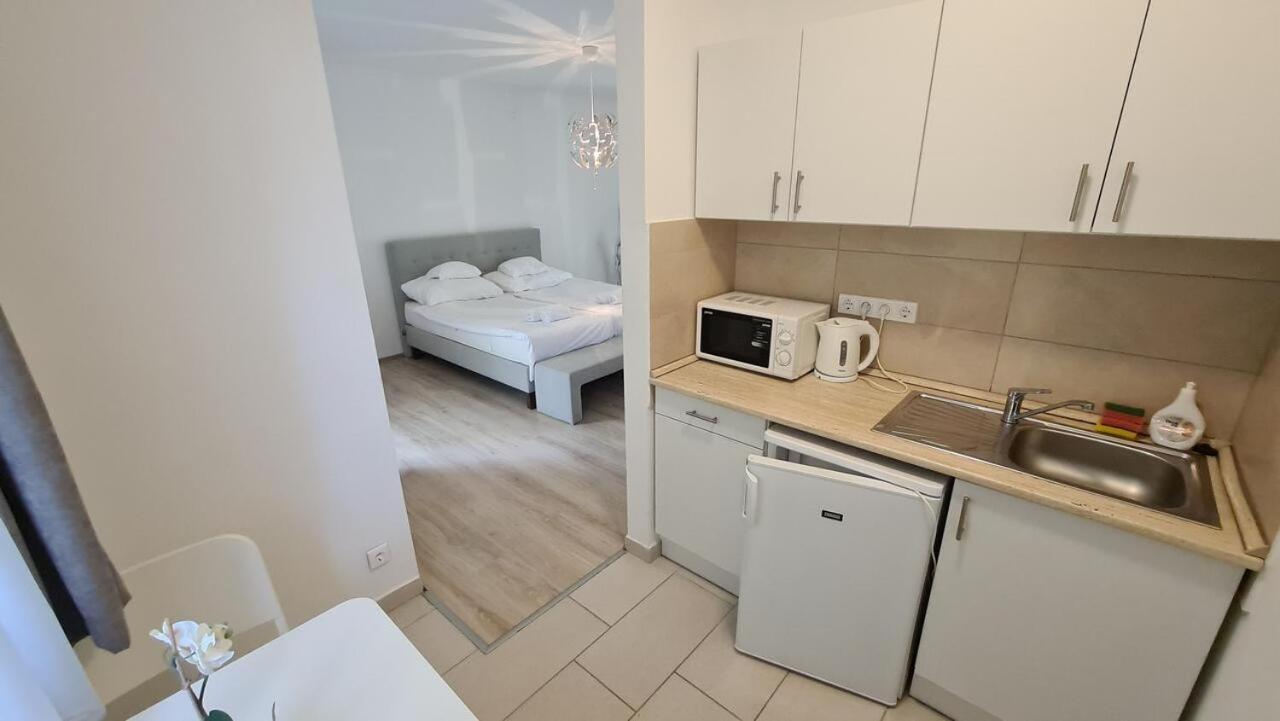 Mediterran Apartman With Pool Siófok Extérieur photo