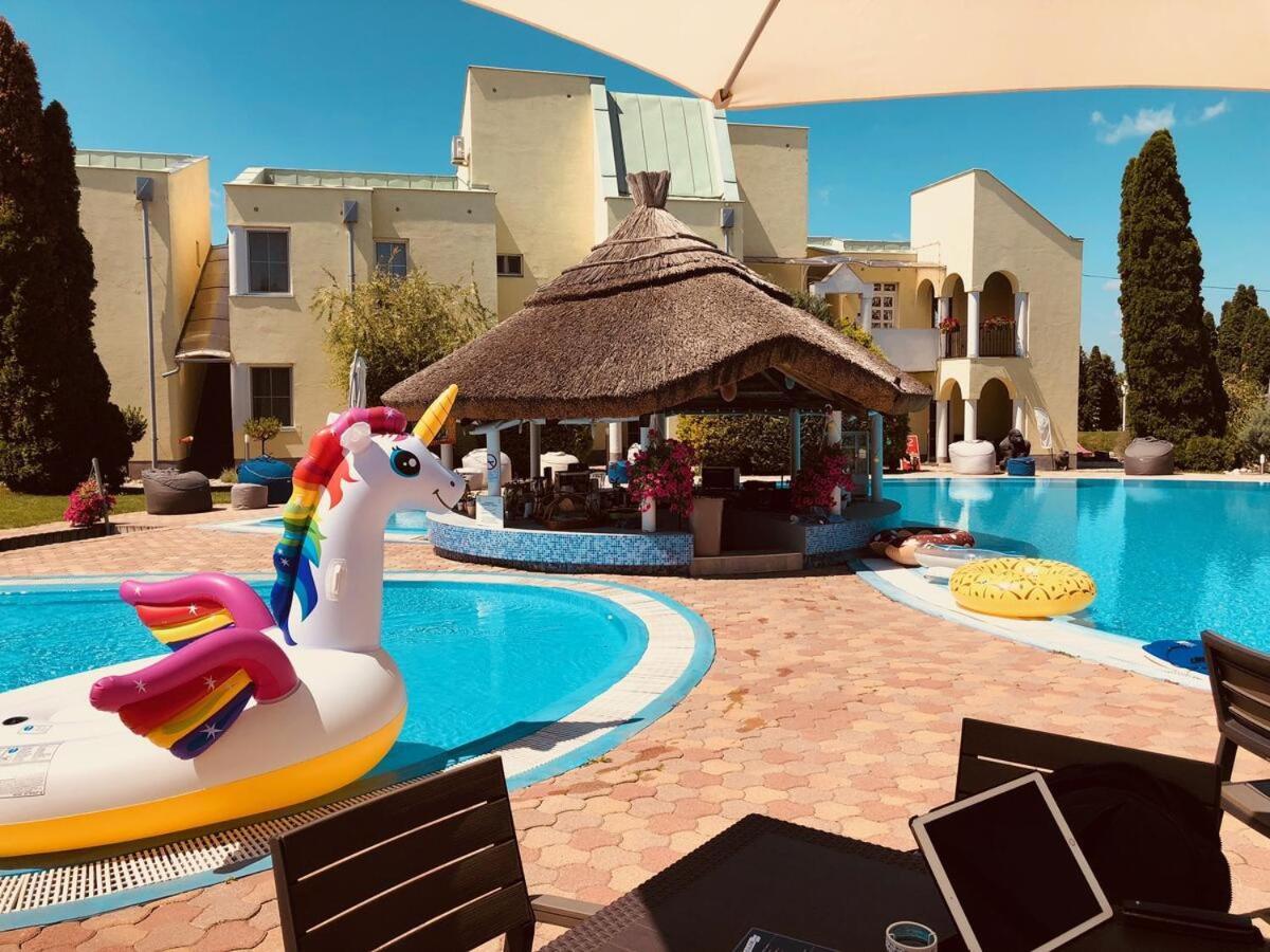 Mediterran Apartman With Pool Siófok Extérieur photo