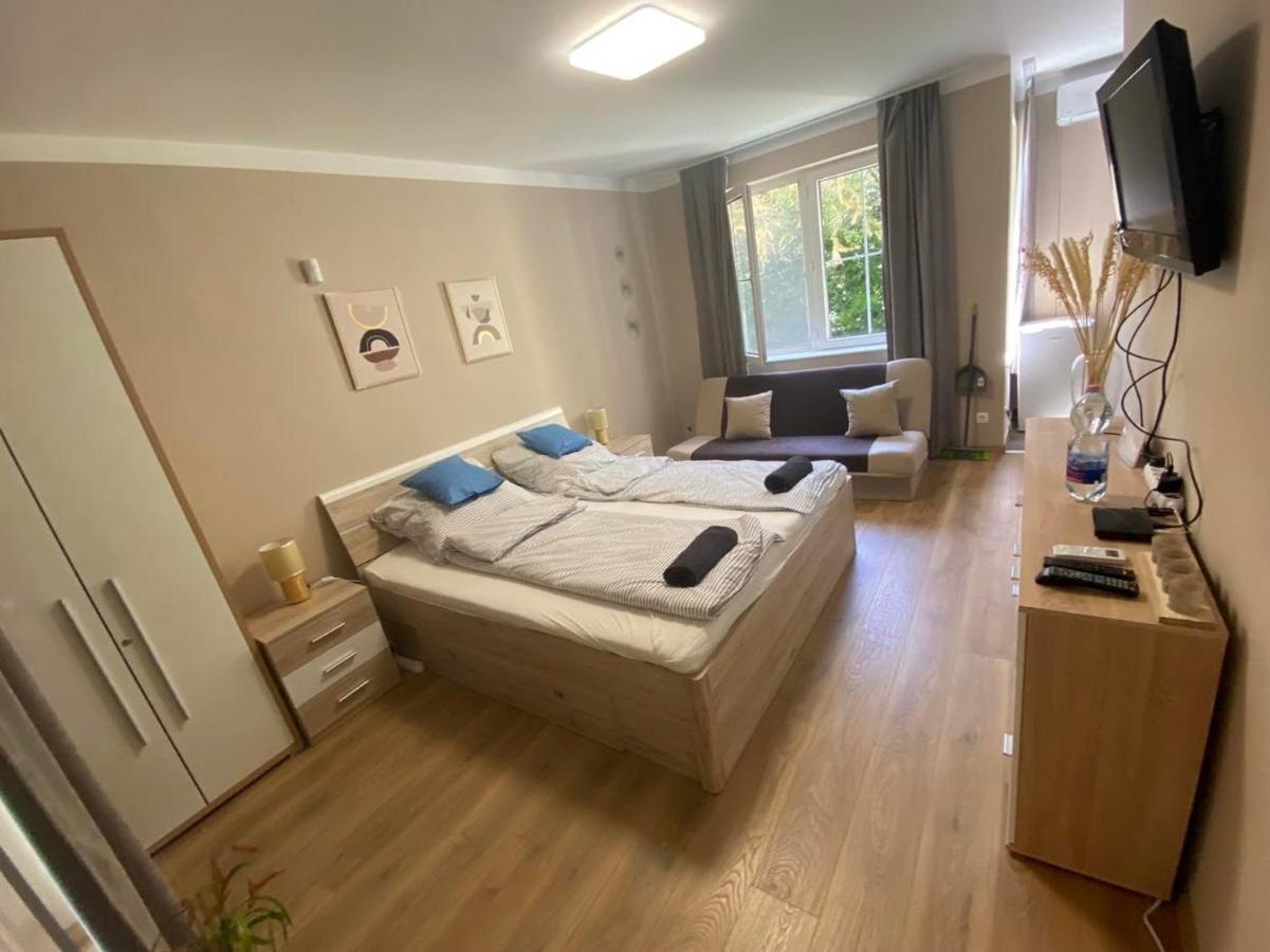 Mediterran Apartman With Pool Siófok Extérieur photo