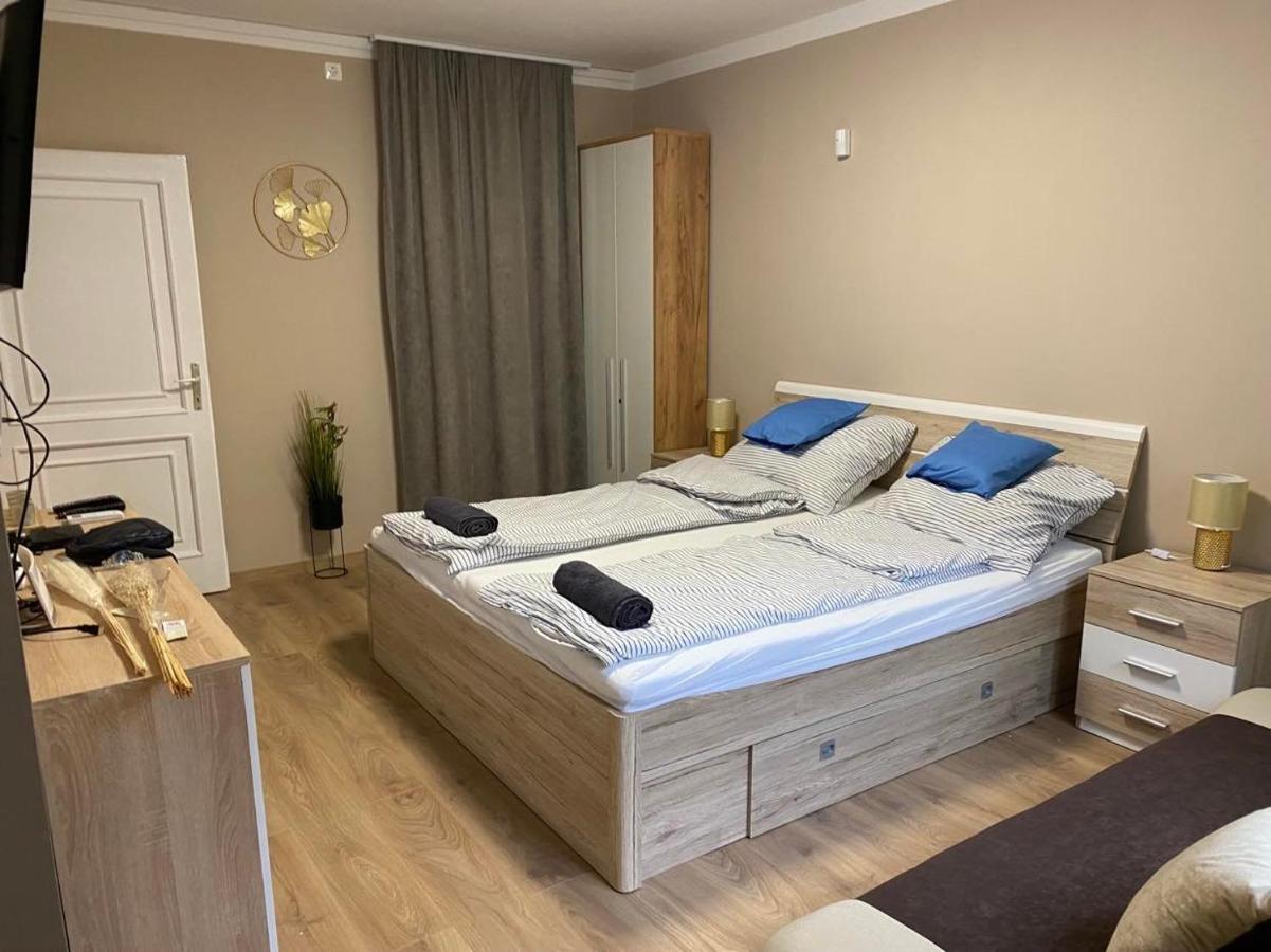 Mediterran Apartman With Pool Siófok Extérieur photo